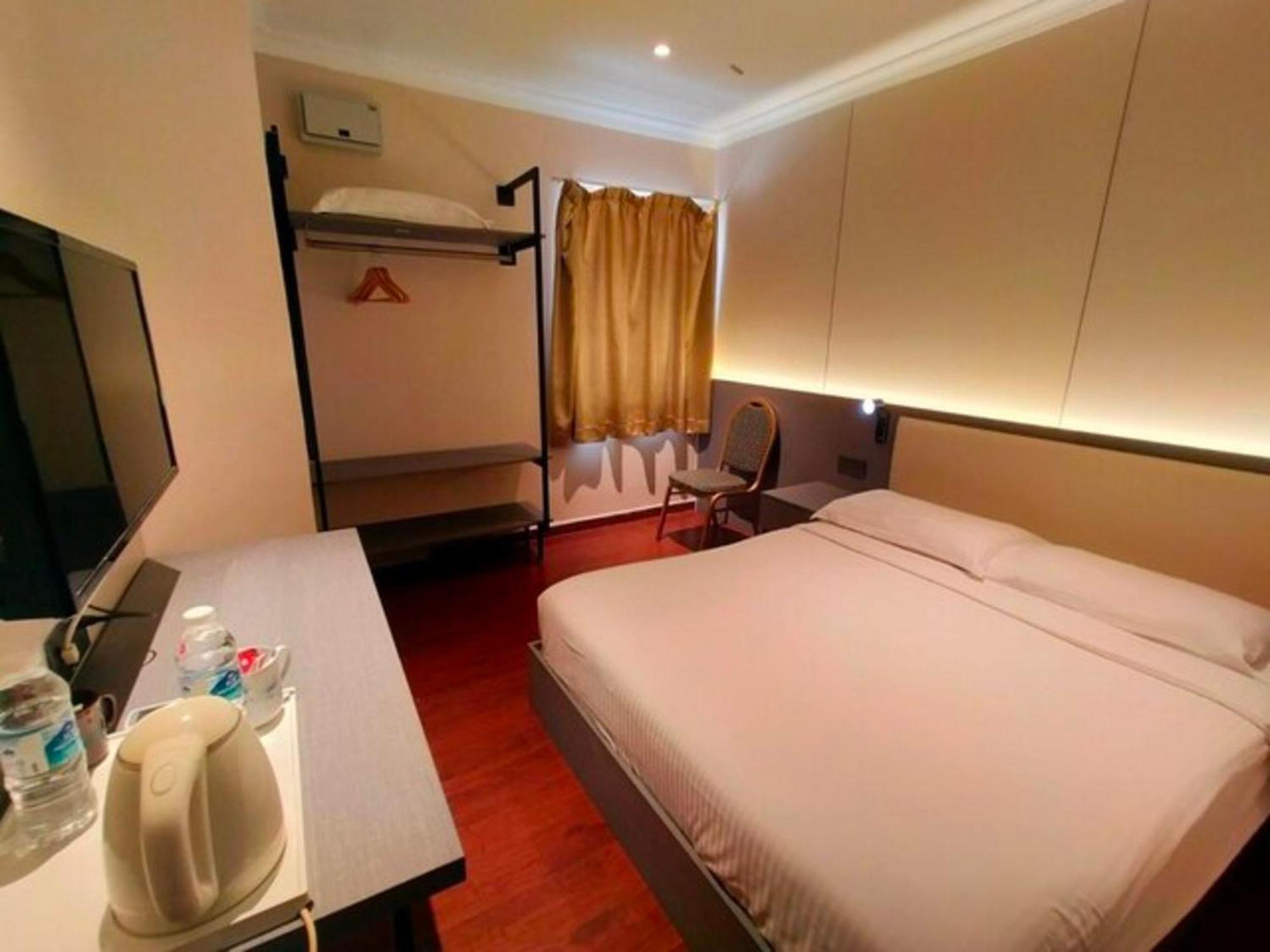 Super Oyo 998 Queen City Hotel George Town Dış mekan fotoğraf