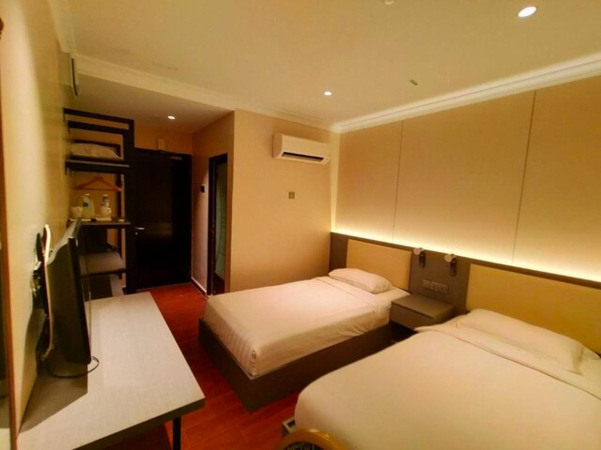 Super Oyo 998 Queen City Hotel George Town Dış mekan fotoğraf