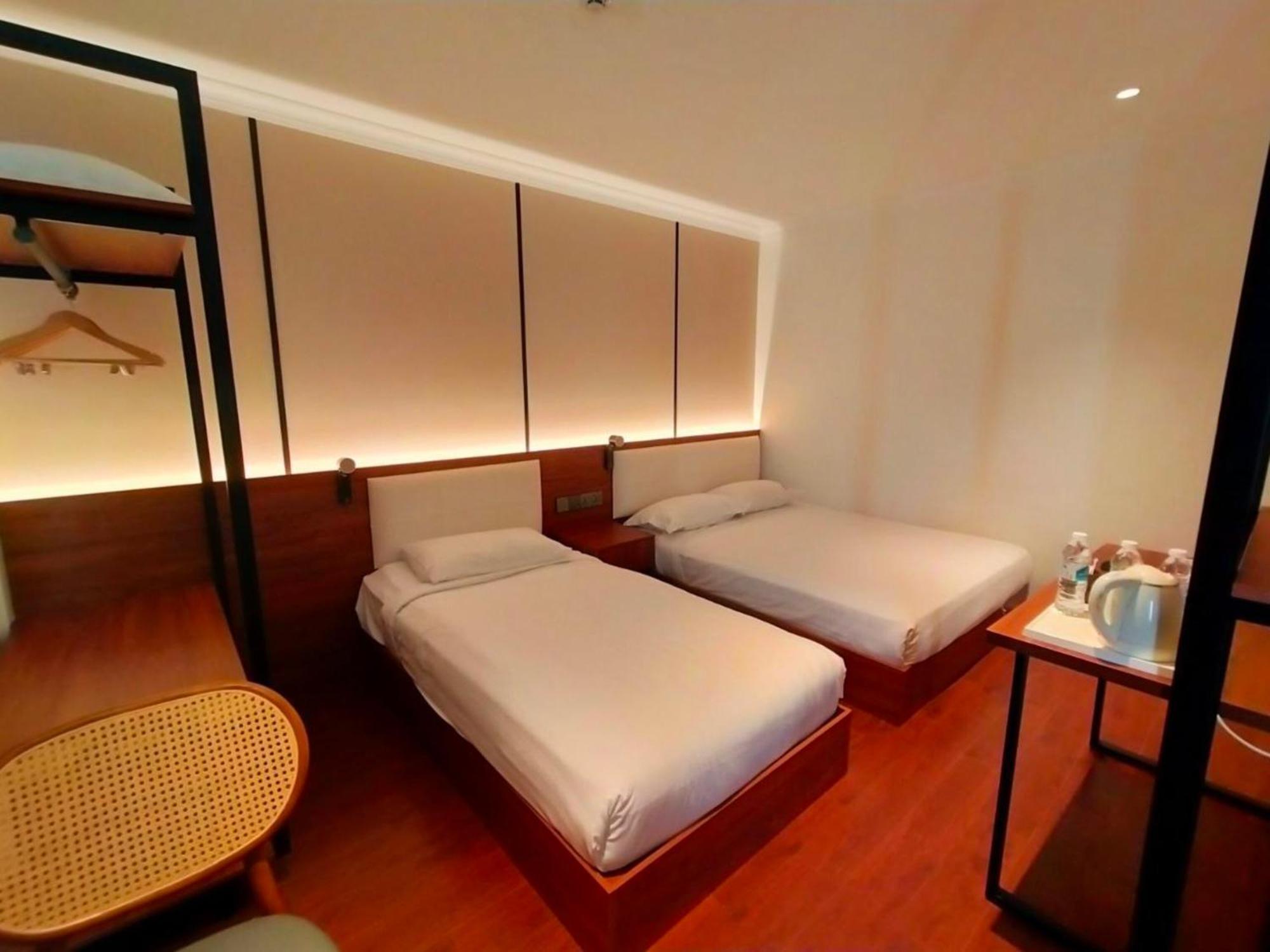 Super Oyo 998 Queen City Hotel George Town Dış mekan fotoğraf