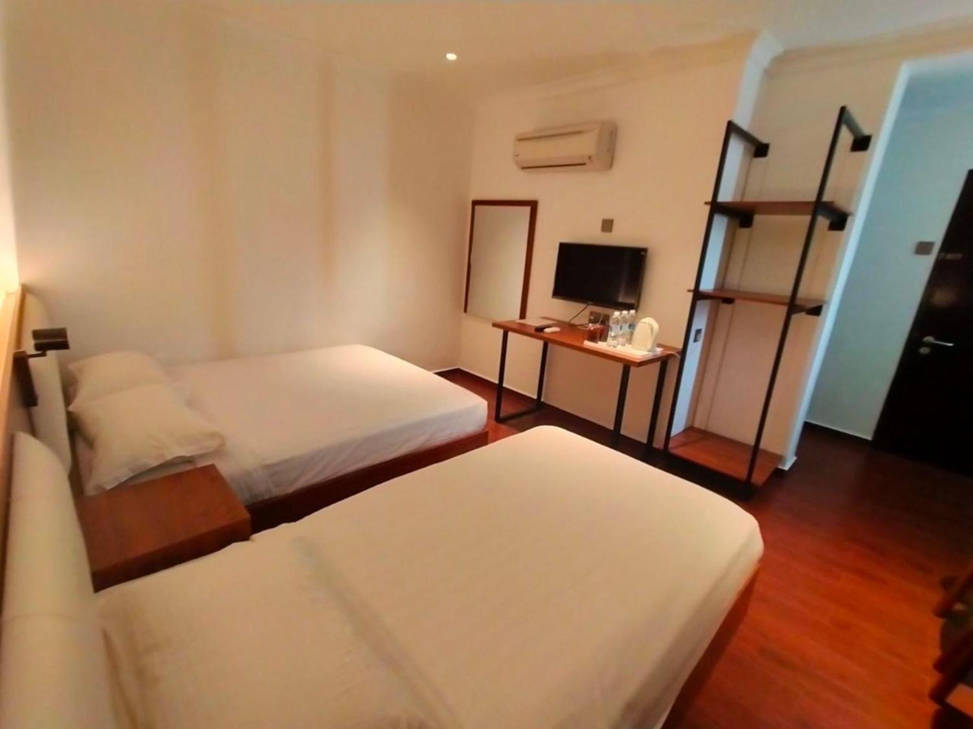 Super Oyo 998 Queen City Hotel George Town Dış mekan fotoğraf