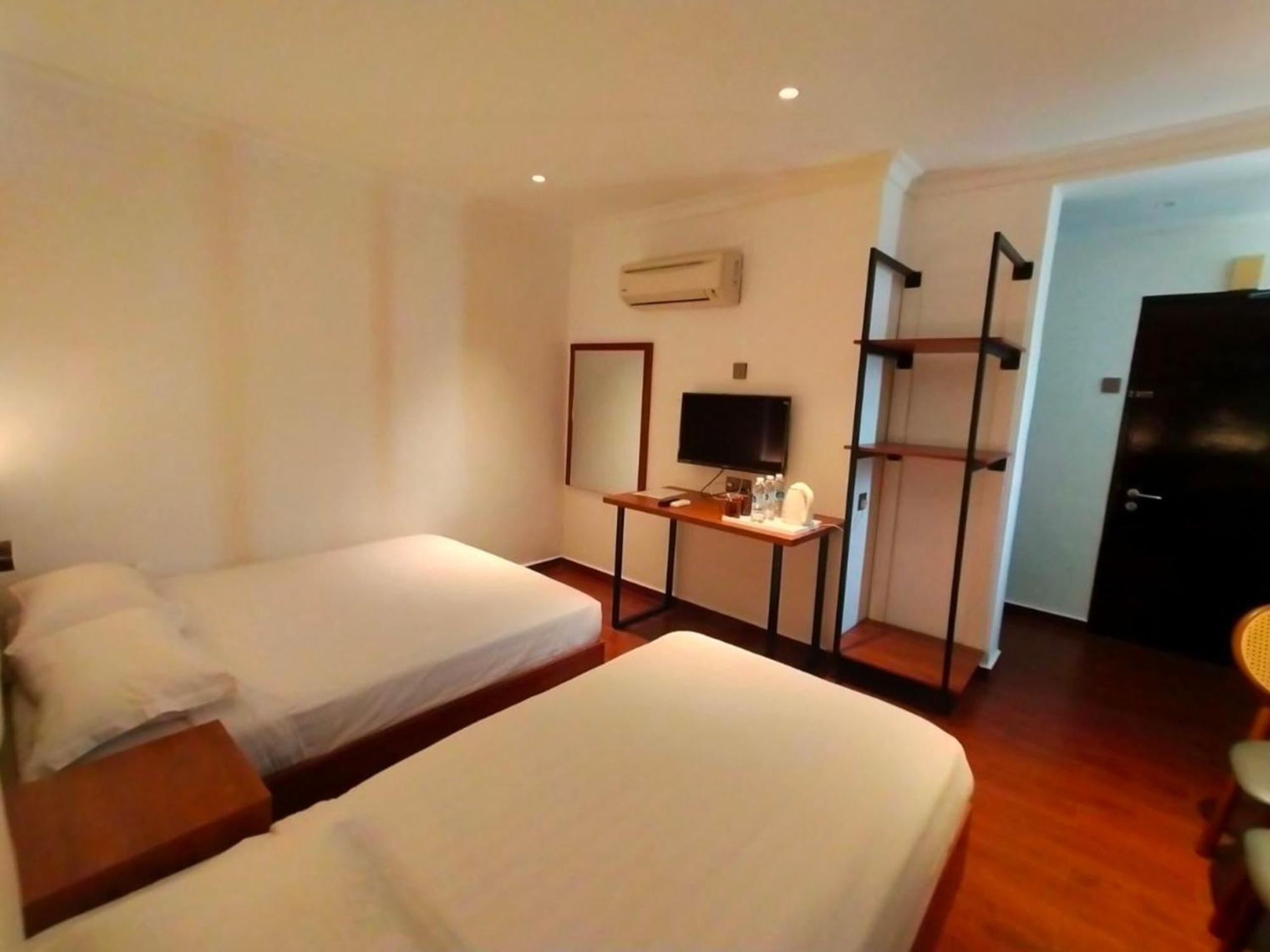 Super Oyo 998 Queen City Hotel George Town Dış mekan fotoğraf